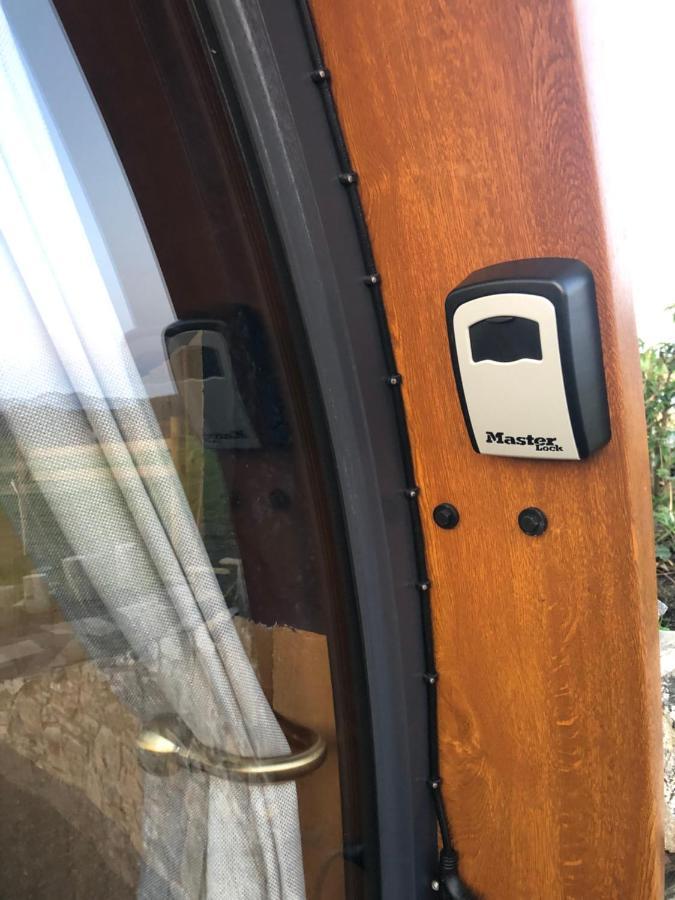 Hilltop Hideaway - Secluded Pod With Private Hot Tub Newry Extérieur photo